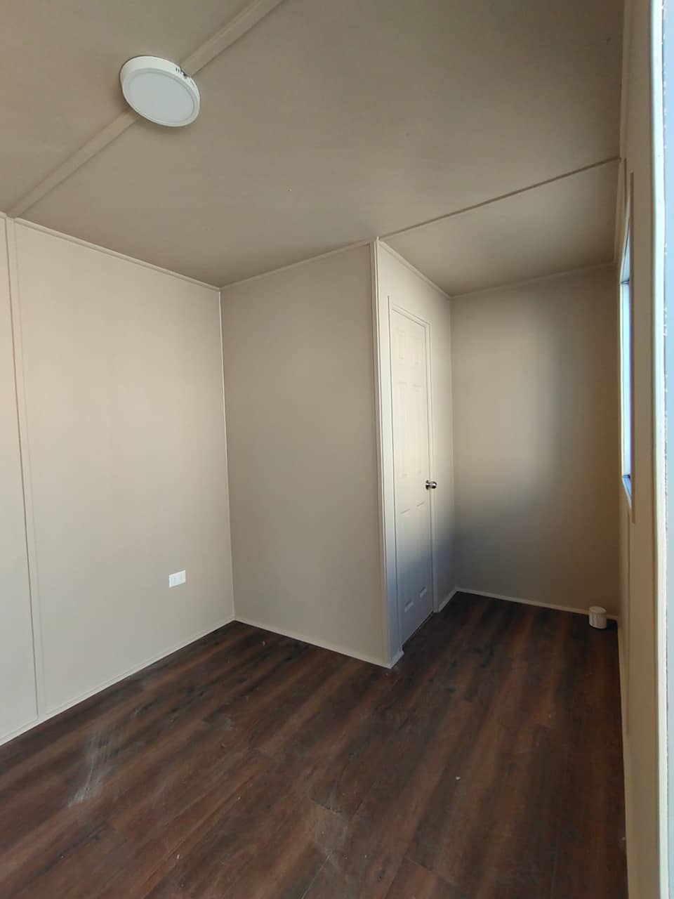 Kantoormodule met badkamer 20 voet. ( Ref: 1101 )