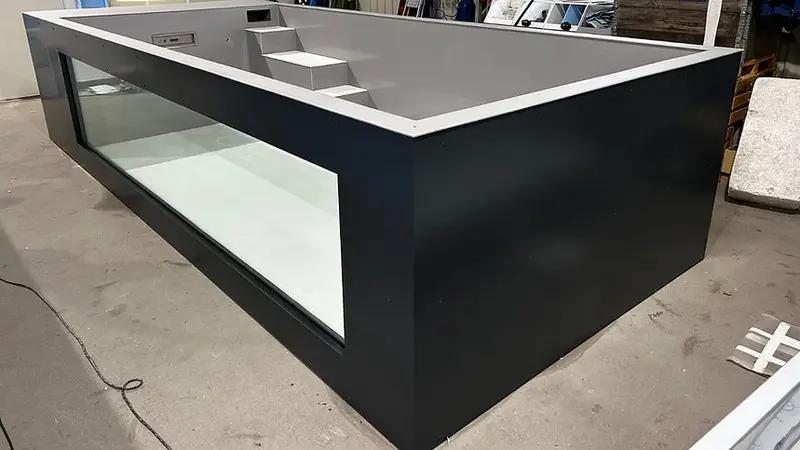 Rolypropyleen zwembad van 6,5 m x 2,5 m met raam van 4 m